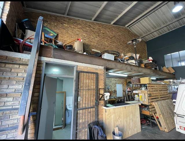 INDUSTRIAL PROPERTY TO RENT IN HENNOPSPARK